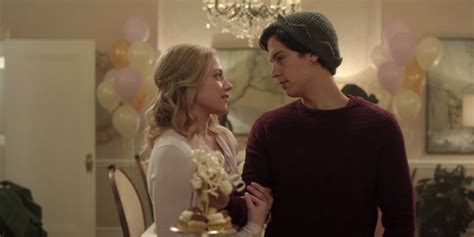 are betty and jughead dating in real life